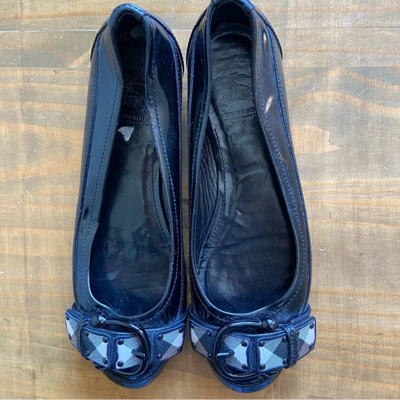 Burberry Patent Leather Ballet Flats-Black with Nova Plaid Buckle-Size 36.5 - Picture 10 of 11